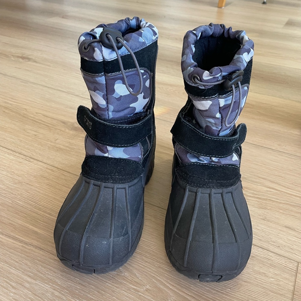Boys Sporto snow boots - Size 4/5 (Large)